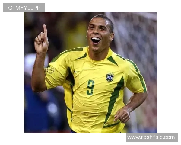 足球星元宵盛宴：球场上的璀璨灯火与激情共舞的夜晚